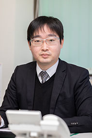 営業 佐藤 裕慶